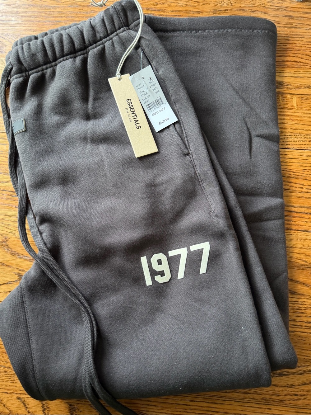 NWT ESSENTIALS Fear of God Iron 1977 Sweatpants - SZ Med - Wide Leg Sweats